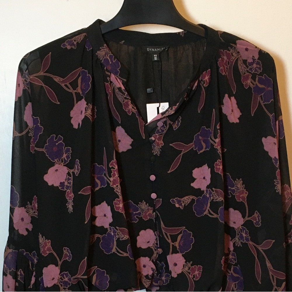Dynamite Leni Floral Blouse with Buttons Size Small - Picture 3 of 12